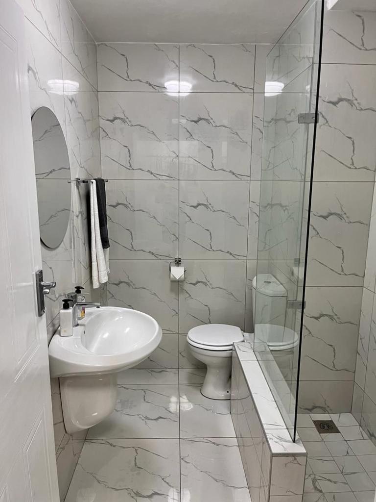 Trendy Point Retreat Apartment *