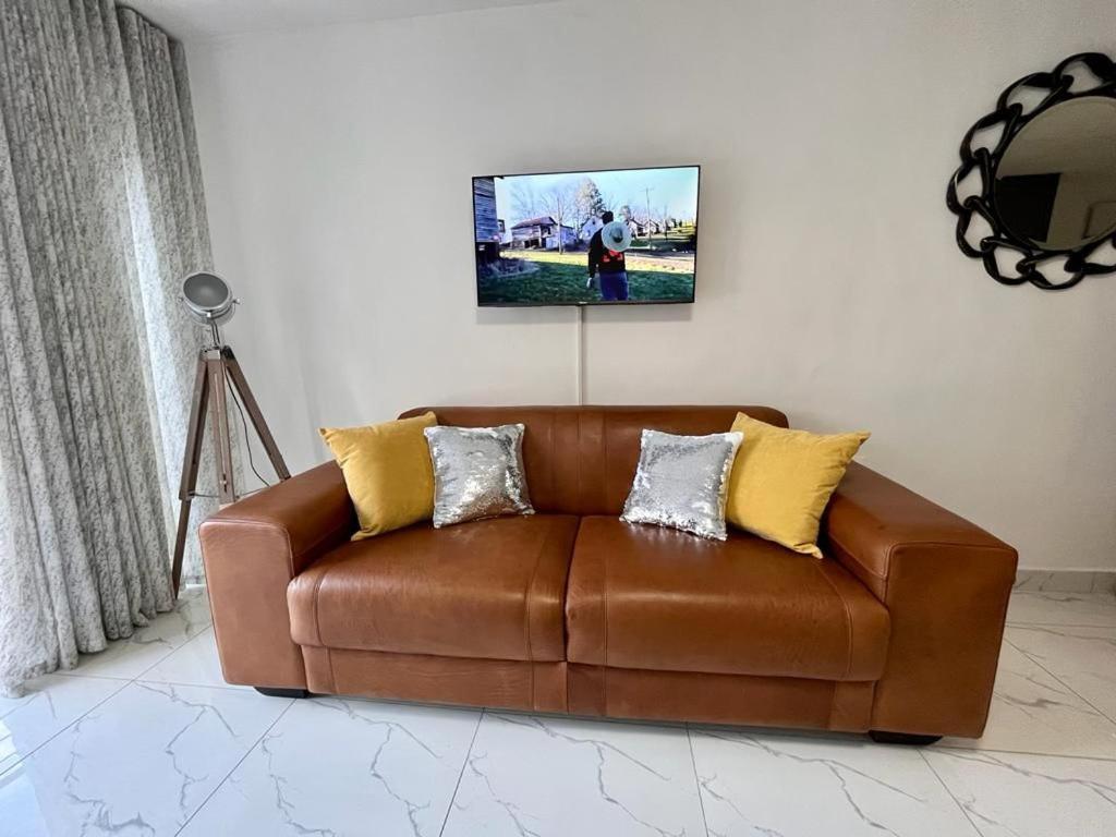 Trendy Point Retreat Apartment *