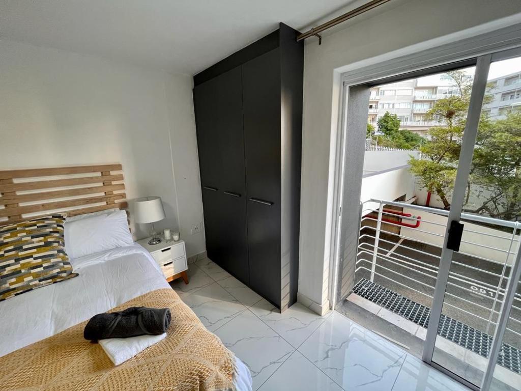 Trendy Point Retreat Apartment *